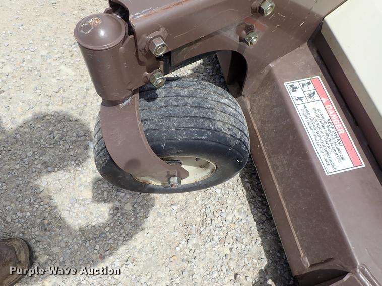 image for item DE5381 2015 Grasshopper 725D ZTR lawn mower