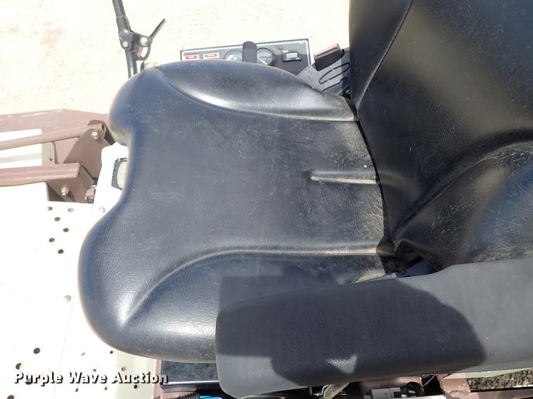 image for item DE5381 2015 Grasshopper 725D ZTR lawn mower