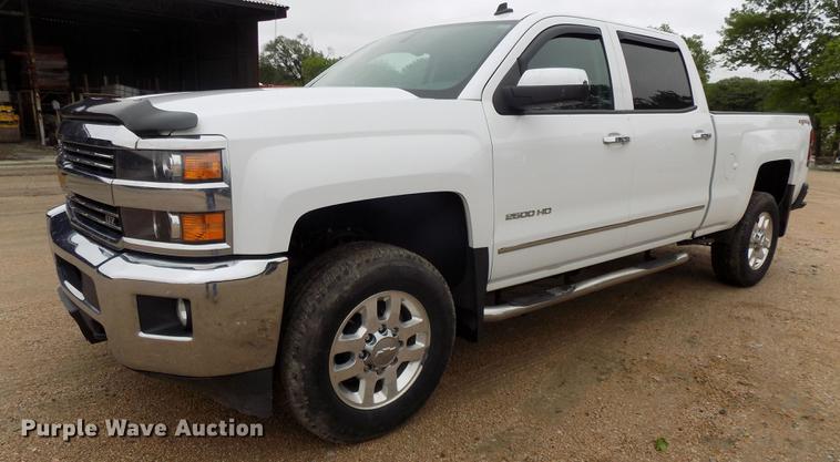 image for item DE7681 2015 Chevrolet Silverado 2500HD LTZ Crew Cab pickup truck