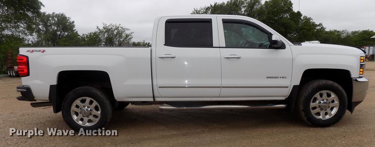image for item DE7681 2015 Chevrolet Silverado 2500HD LTZ Crew Cab pickup truck