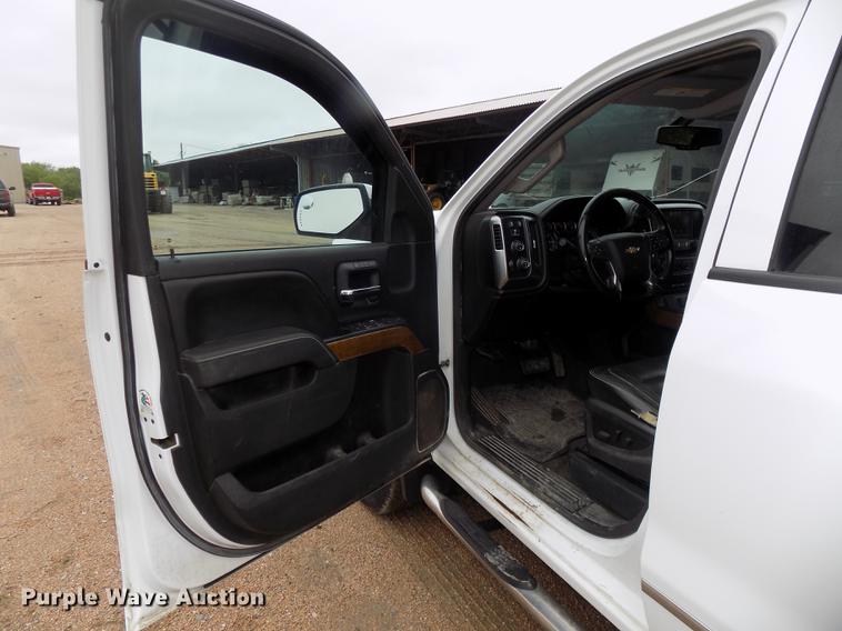 image for item DE7681 2015 Chevrolet Silverado 2500HD LTZ Crew Cab pickup truck