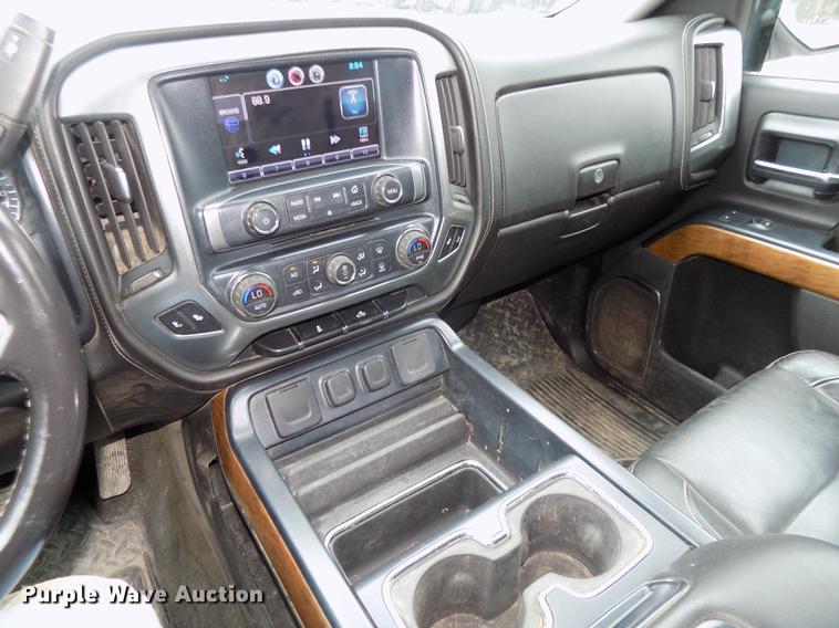 image for item DE7681 2015 Chevrolet Silverado 2500HD LTZ Crew Cab pickup truck