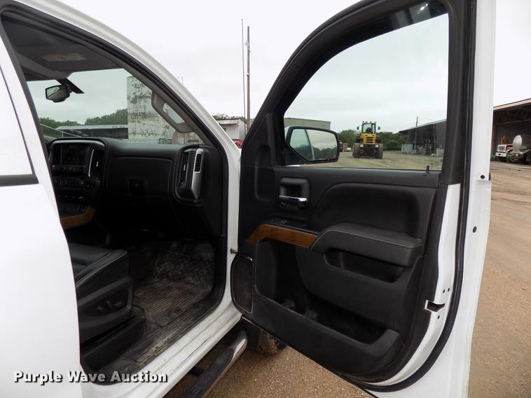 image for item DE7681 2015 Chevrolet Silverado 2500HD LTZ Crew Cab pickup truck