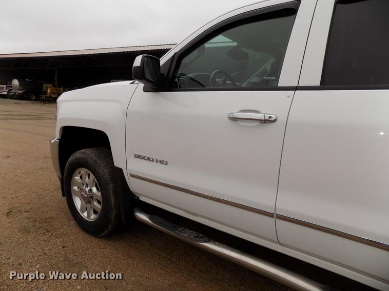 image for item DE7681 2015 Chevrolet Silverado 2500HD LTZ Crew Cab pickup truck