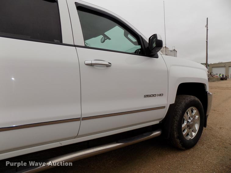 image for item DE7681 2015 Chevrolet Silverado 2500HD LTZ Crew Cab pickup truck