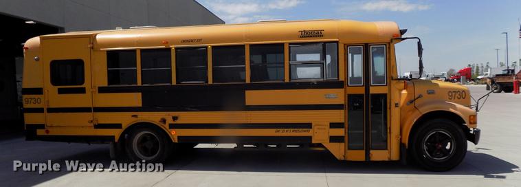 image for item DE7682 1997 International 3800 school bus