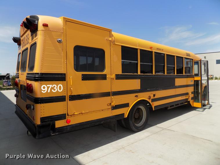 image for item DE7682 1997 International 3800 school bus