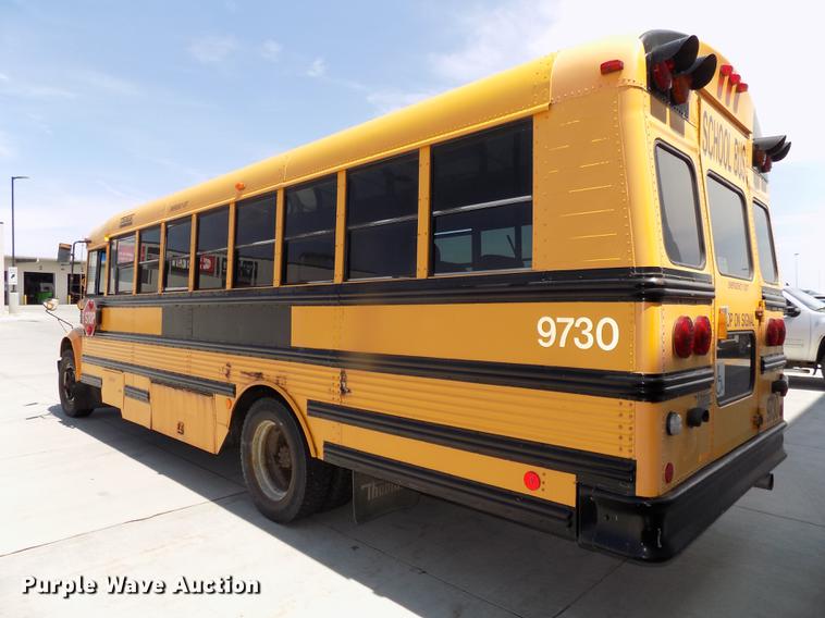 image for item DE7682 1997 International 3800 school bus