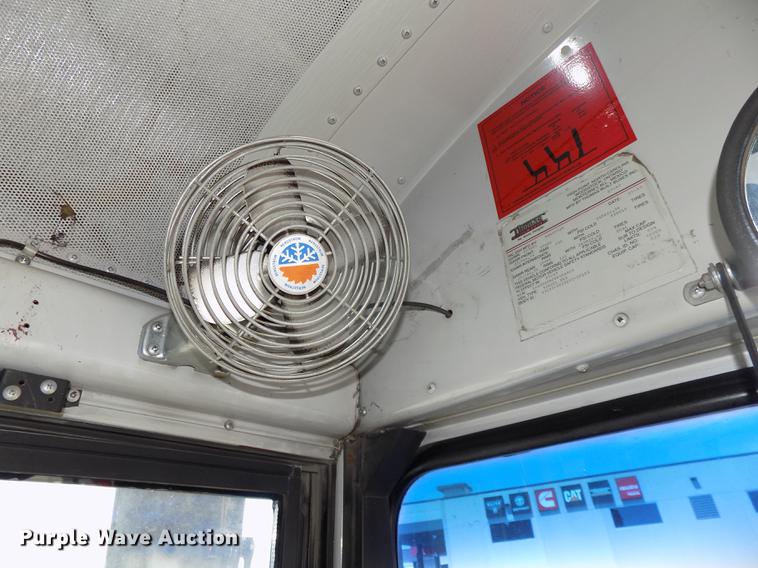 image for item DE7682 1997 International 3800 school bus