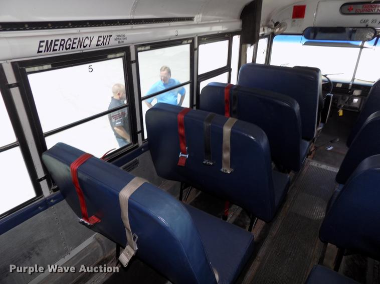 image for item DE7682 1997 International 3800 school bus