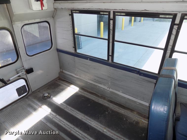 image for item DE7682 1997 International 3800 school bus