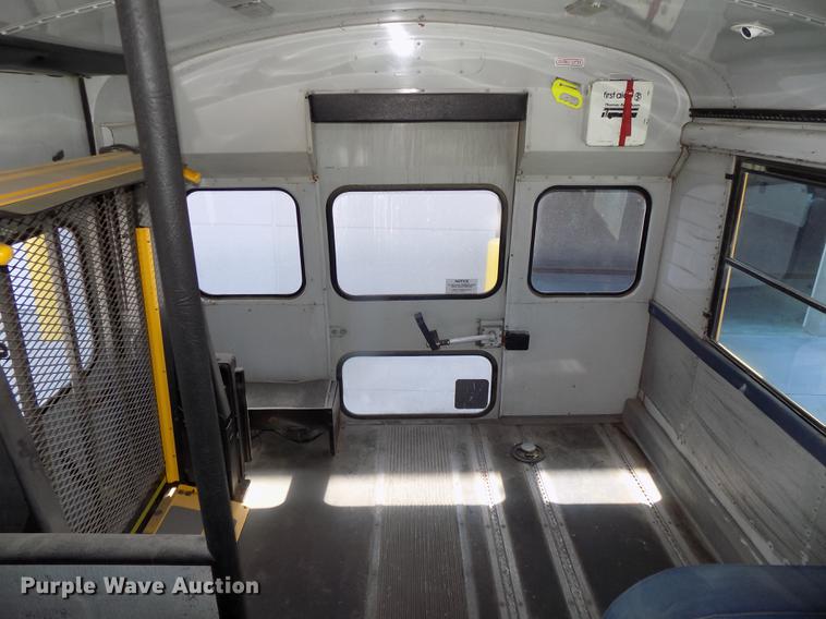 image for item DE7682 1997 International 3800 school bus