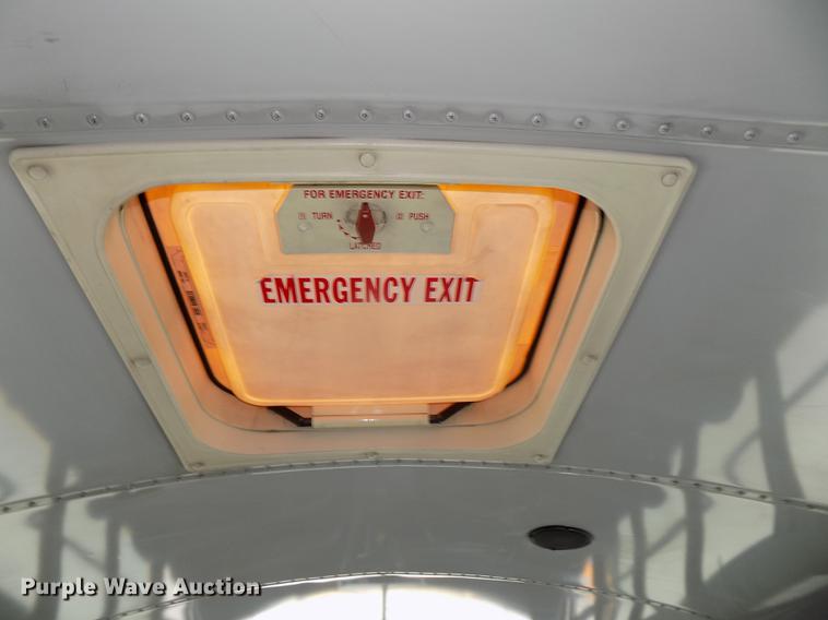 image for item DE7682 1997 International 3800 school bus