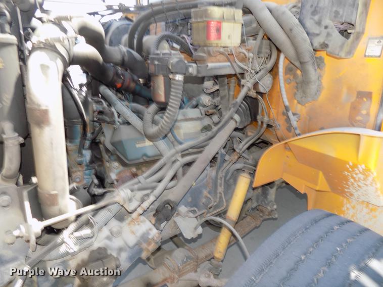 image for item DE7682 1997 International 3800 school bus