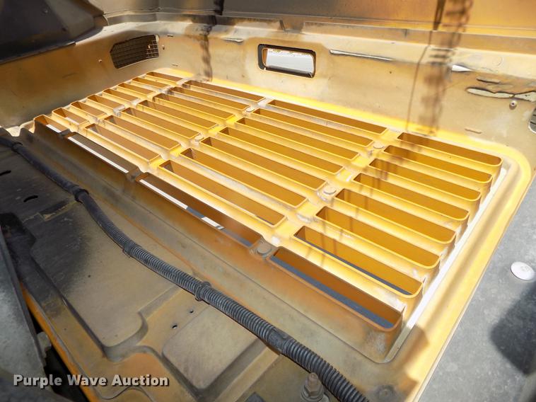 image for item DE7682 1997 International 3800 school bus