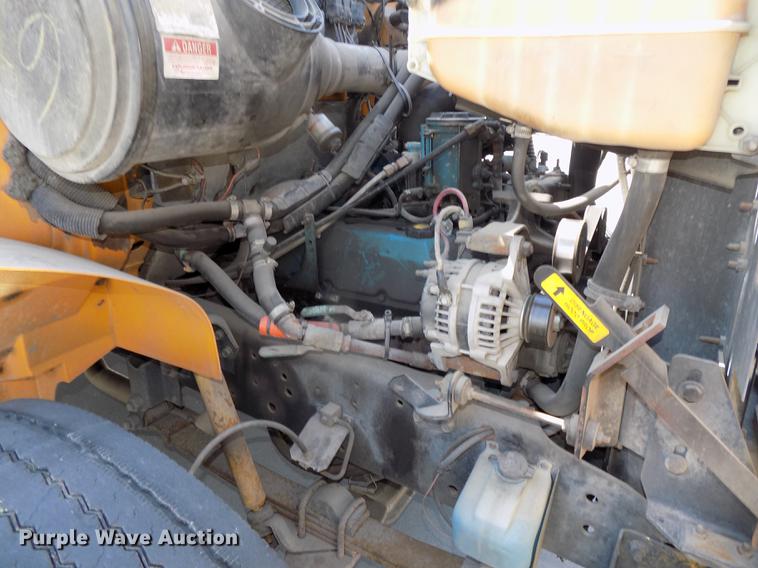 image for item DE7682 1997 International 3800 school bus