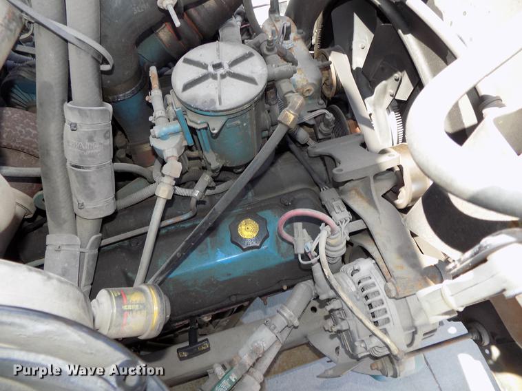 image for item DE7682 1997 International 3800 school bus