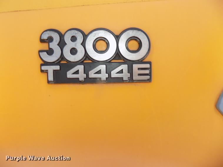 image for item DE7682 1997 International 3800 school bus