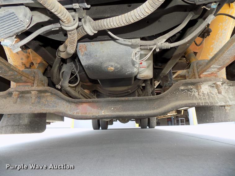 image for item DE7682 1997 International 3800 school bus