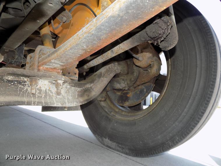 image for item DE7682 1997 International 3800 school bus