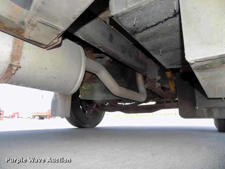 image for item DE7682 1997 International 3800 school bus