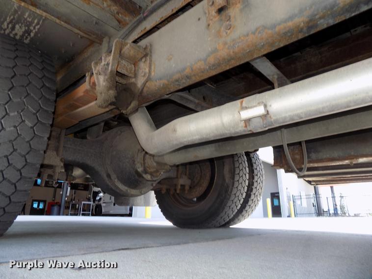 image for item DE7682 1997 International 3800 school bus