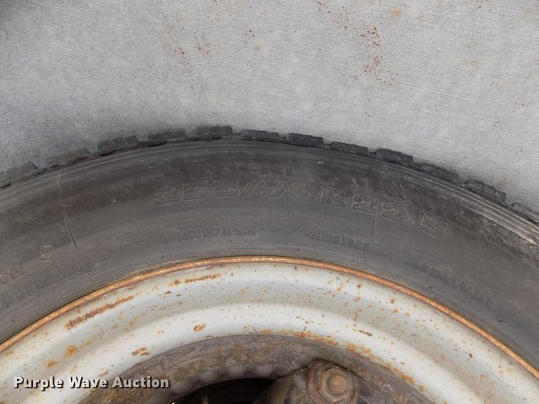 image for item DE7682 1997 International 3800 school bus