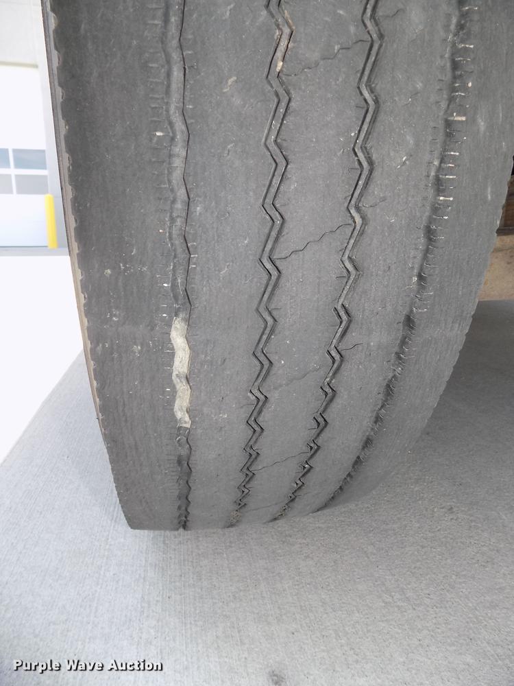 image for item DE7682 1997 International 3800 school bus