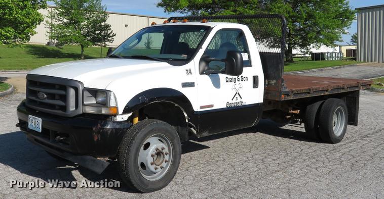 image for item DE8043 2003 Ford F450 Super Duty XL flatbed truck