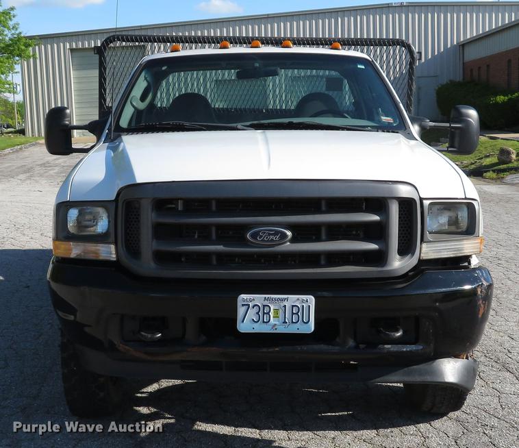image for item DE8043 2003 Ford F450 Super Duty XL flatbed truck