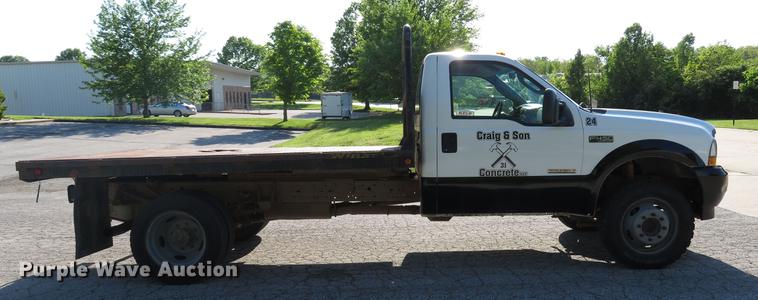 image for item DE8043 2003 Ford F450 Super Duty XL flatbed truck