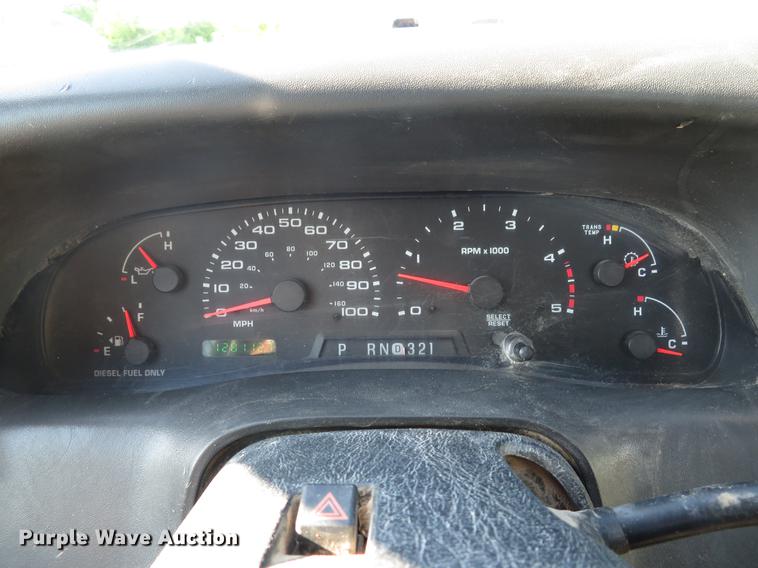 image for item DE8043 2003 Ford F450 Super Duty XL flatbed truck