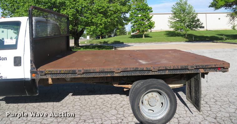 image for item DE8043 2003 Ford F450 Super Duty XL flatbed truck