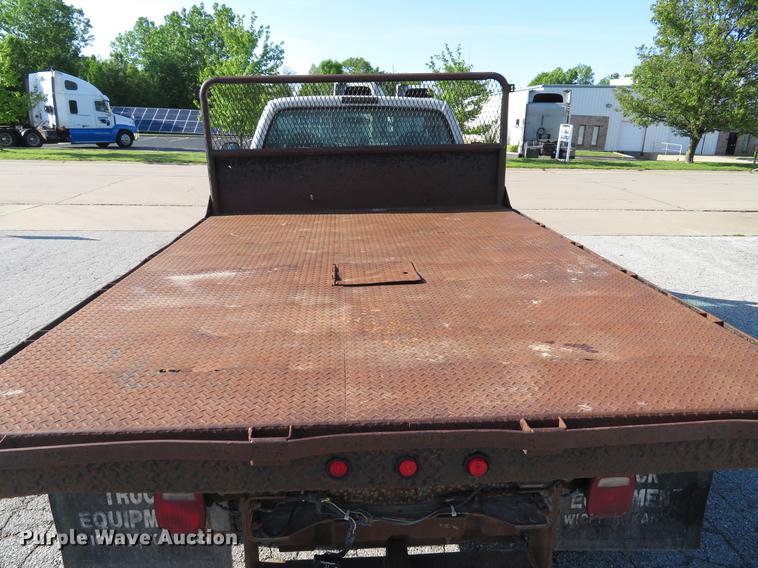 image for item DE8043 2003 Ford F450 Super Duty XL flatbed truck