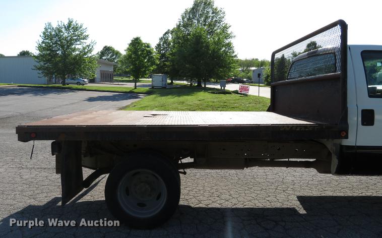 image for item DE8043 2003 Ford F450 Super Duty XL flatbed truck