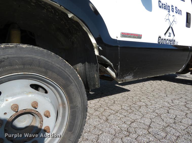 image for item DE8043 2003 Ford F450 Super Duty XL flatbed truck