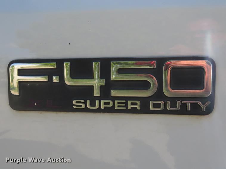 image for item DE8043 2003 Ford F450 Super Duty XL flatbed truck