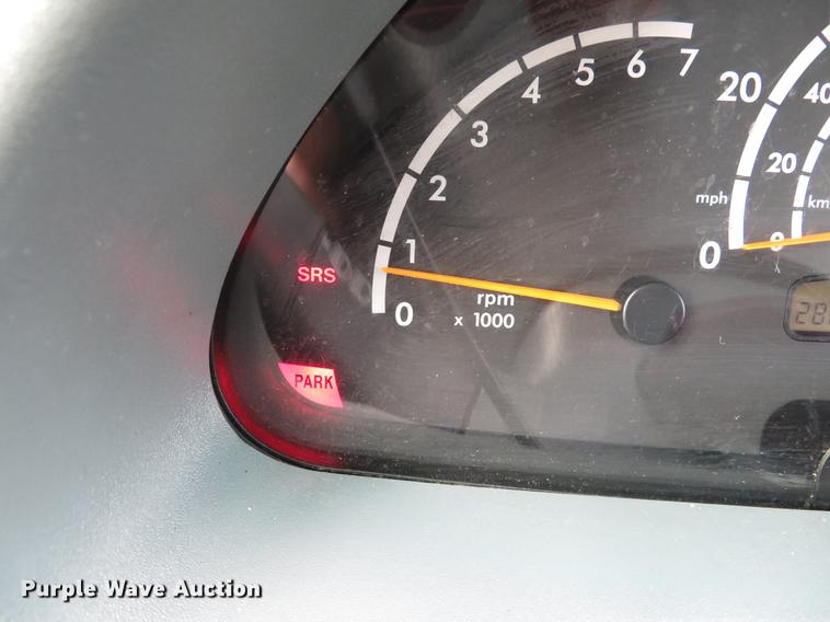 image for item DE8051 2005 Freightliner Sprinter refrigerated delivery van