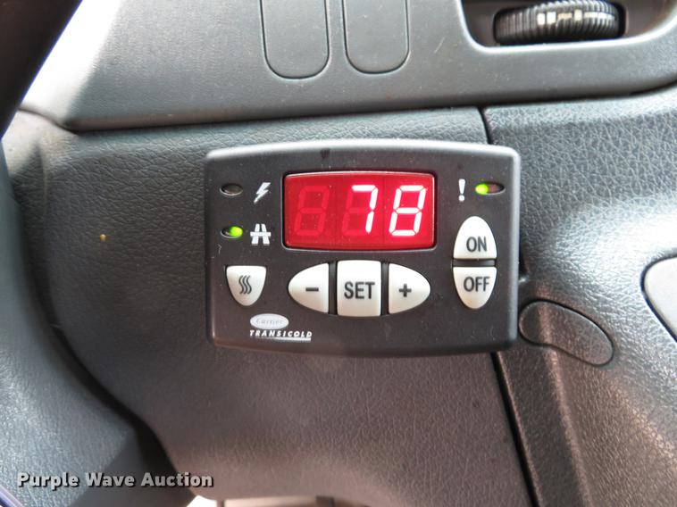 image for item DE8051 2005 Freightliner Sprinter refrigerated delivery van