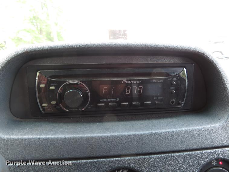 image for item DE8051 2005 Freightliner Sprinter refrigerated delivery van