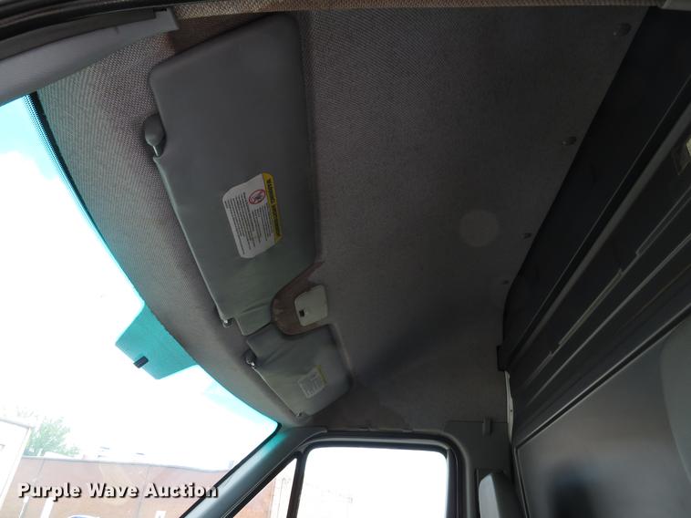 image for item DE8051 2005 Freightliner Sprinter refrigerated delivery van
