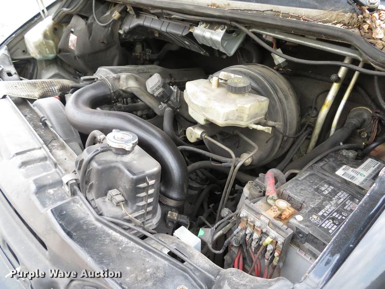 image for item DE8051 2005 Freightliner Sprinter refrigerated delivery van