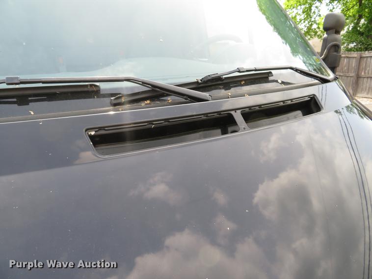 image for item DE8051 2005 Freightliner Sprinter refrigerated delivery van