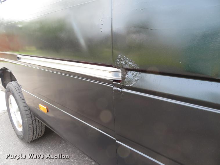 image for item DE8051 2005 Freightliner Sprinter refrigerated delivery van