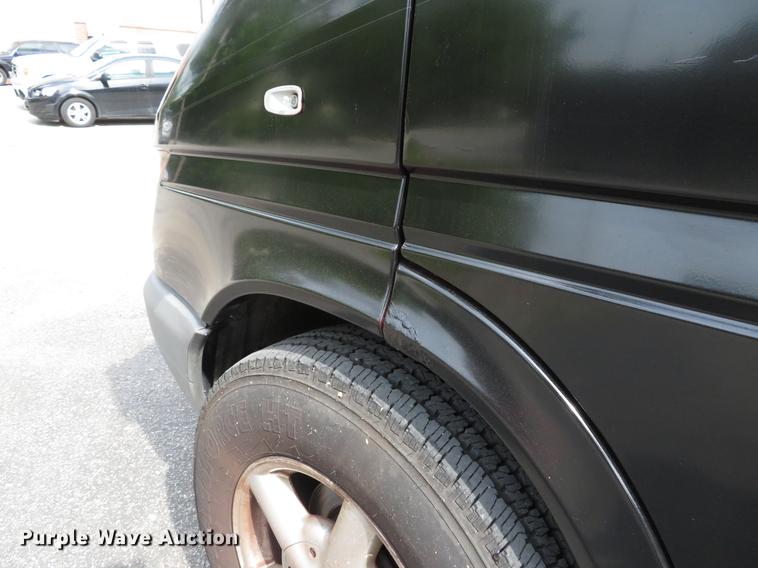 image for item DE8051 2005 Freightliner Sprinter refrigerated delivery van