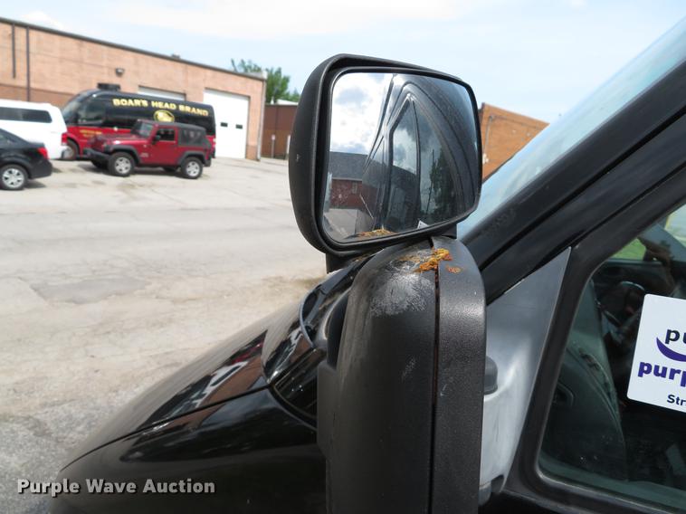 image for item DE8051 2005 Freightliner Sprinter refrigerated delivery van