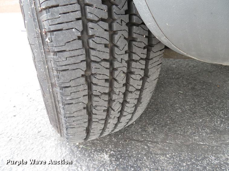 image for item DE8051 2005 Freightliner Sprinter refrigerated delivery van