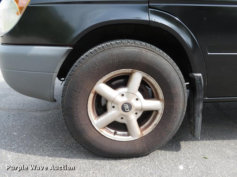 image for item DE8051 2005 Freightliner Sprinter refrigerated delivery van