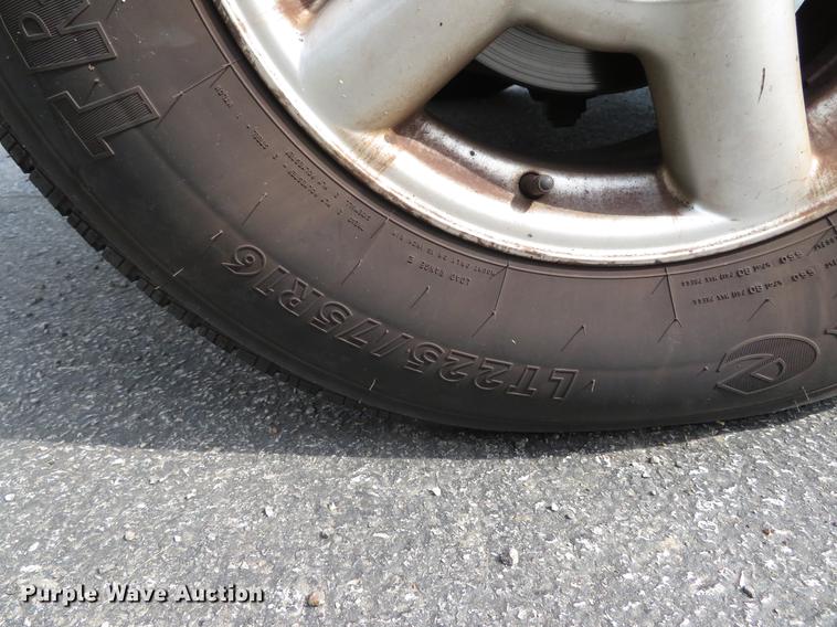 image for item DE8051 2005 Freightliner Sprinter refrigerated delivery van