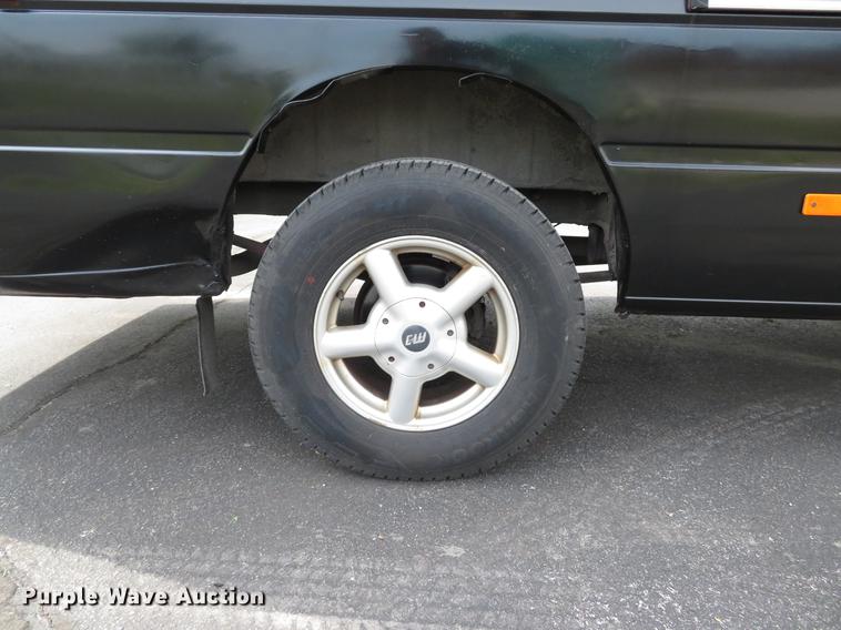 image for item DE8051 2005 Freightliner Sprinter refrigerated delivery van